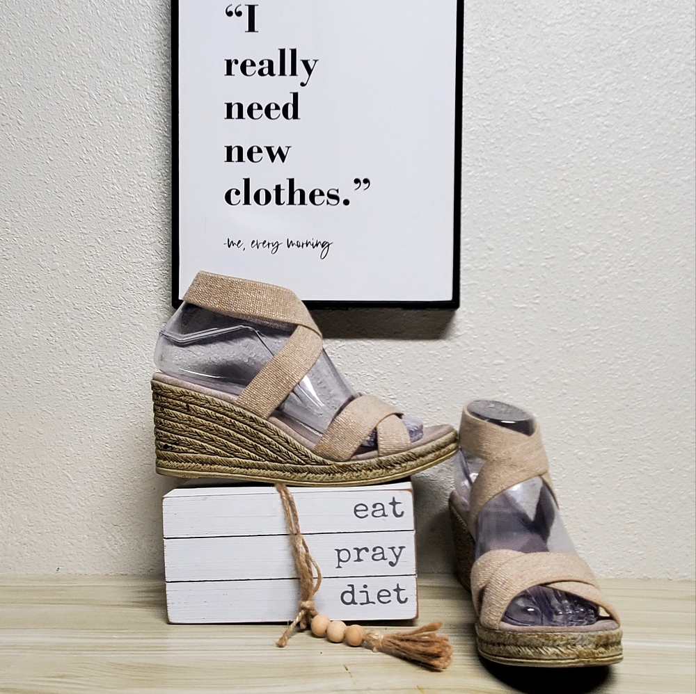 Charleston Fishburne Beige Strappy Wedge Sandals Size 8